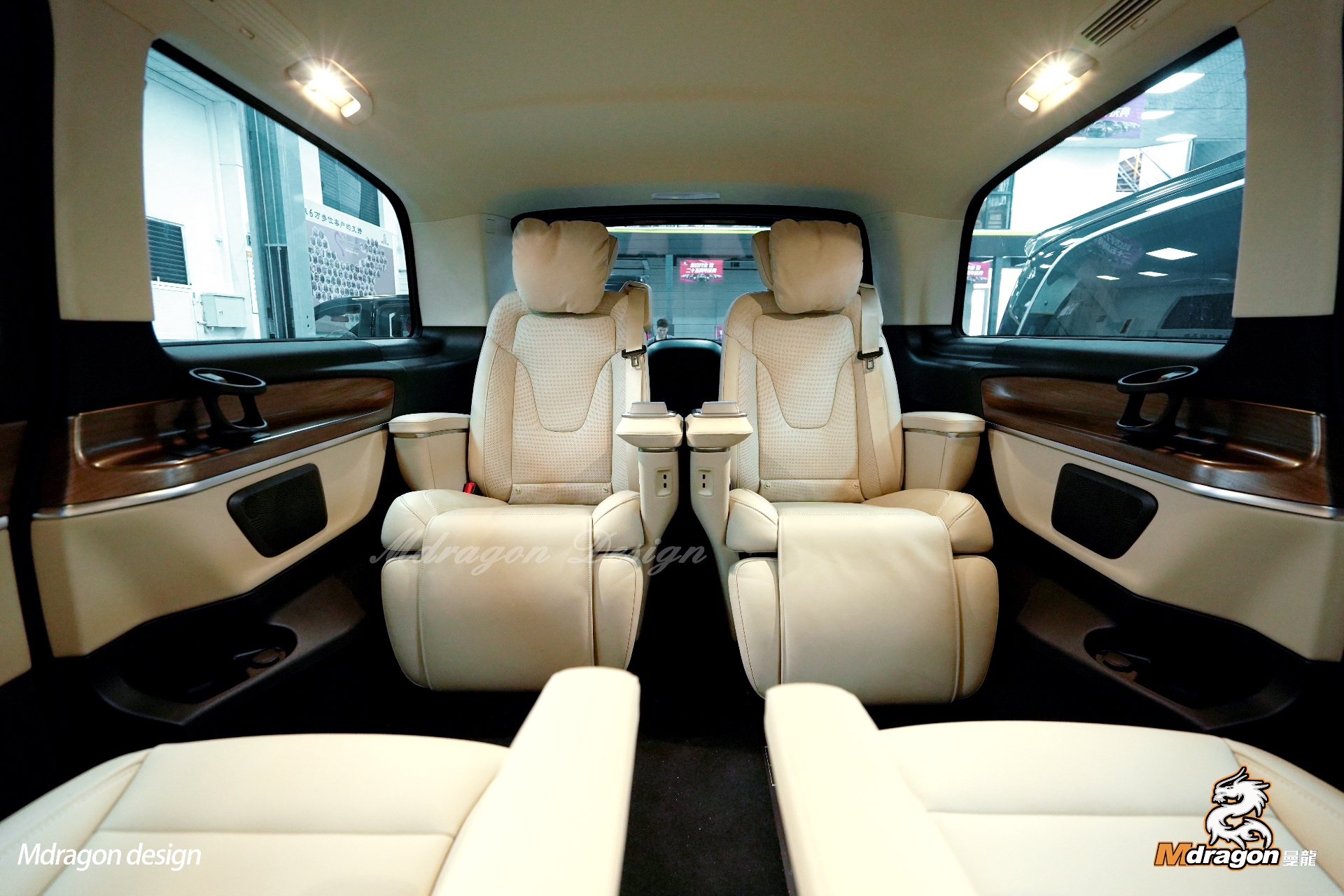 No.1092 2013-2018 Benz V300