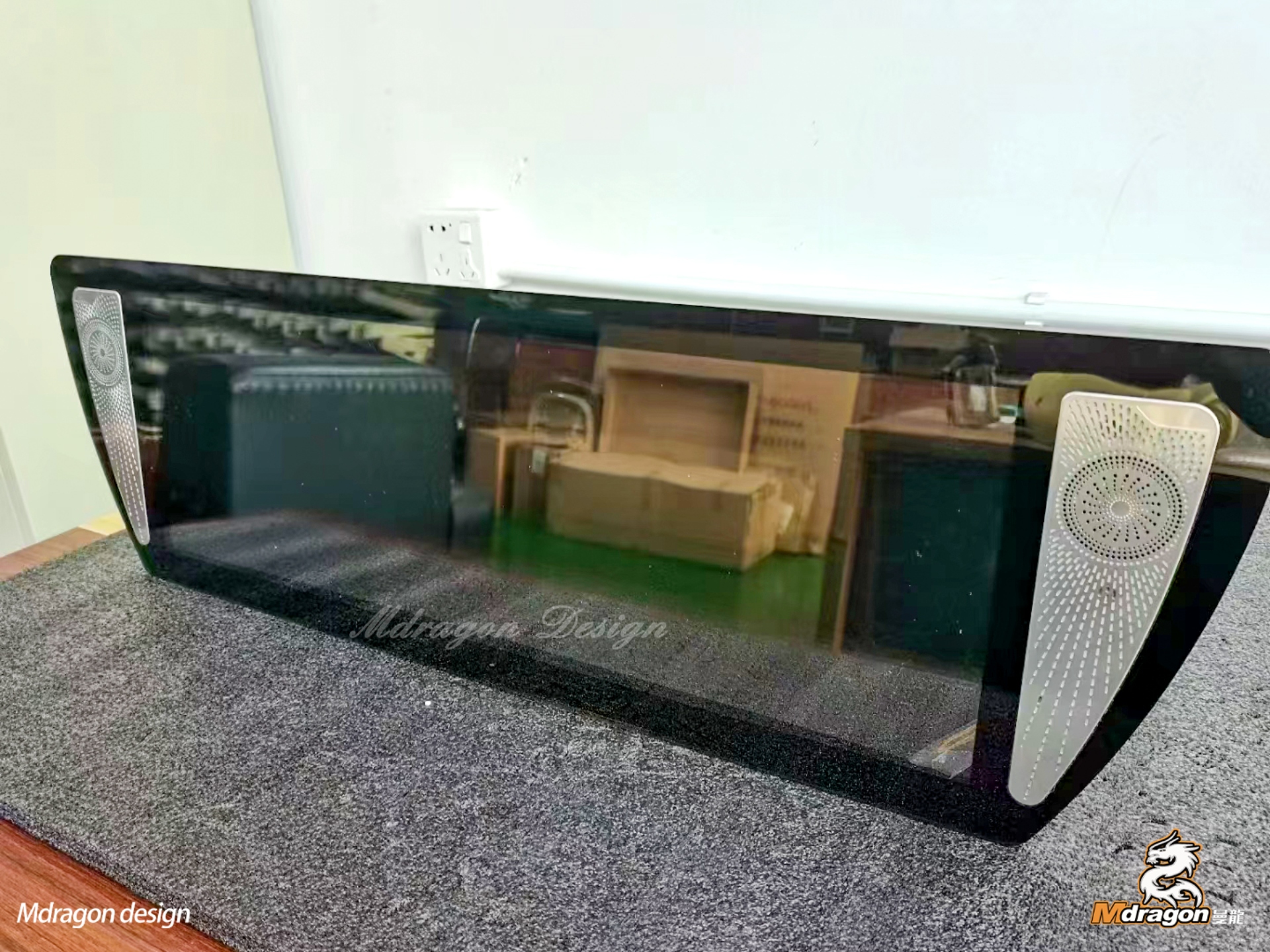 Mdragon V class Roof TV